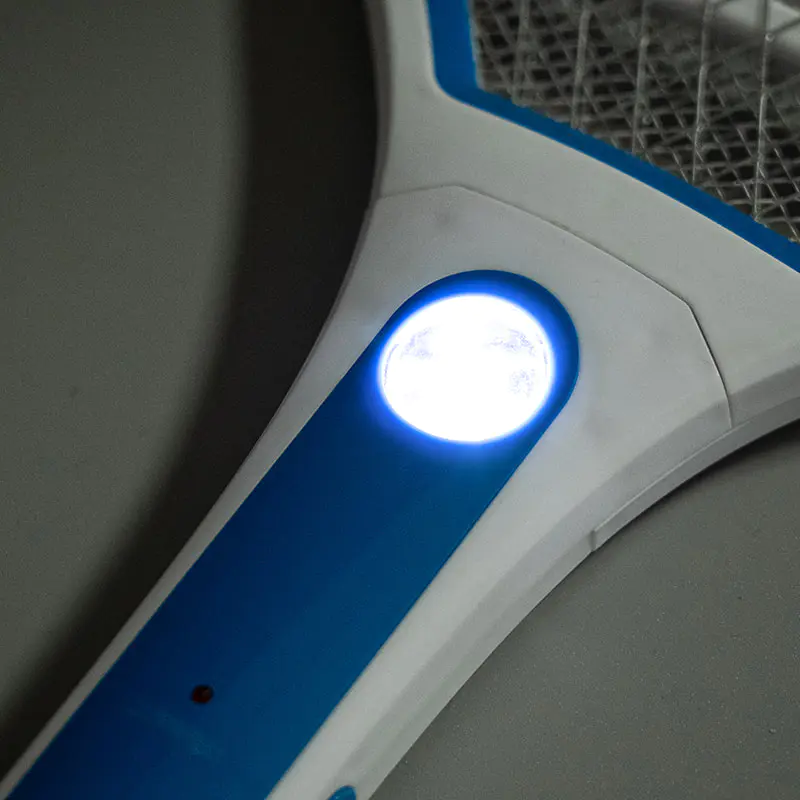 FF-002 3-farebná LED olovená batéria 400mAh so zástrčkovou elektrickou plácačkou na komáre FF-002 3-farebná LED olovená batéria 400mAh so zástrčkovou elektrickou plácačkou na komáre